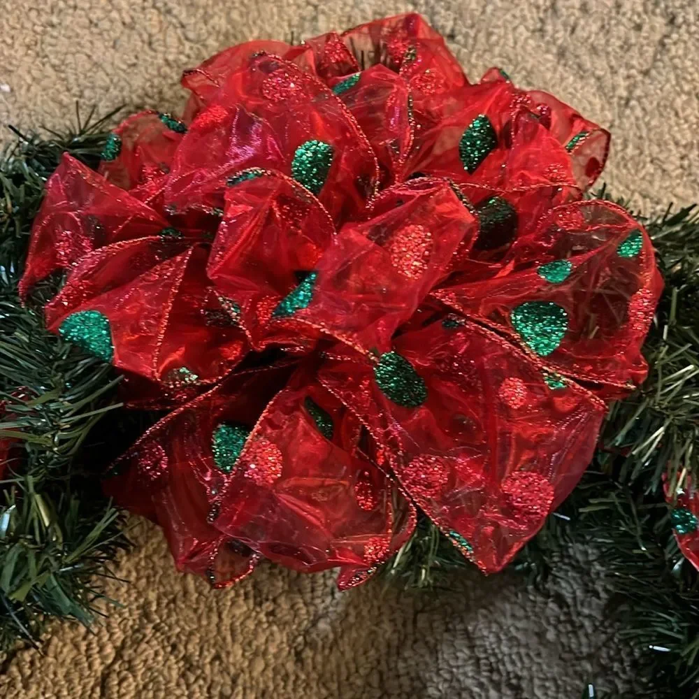 Handcrafted Christmas Wreath w/Pine Cone & Berries